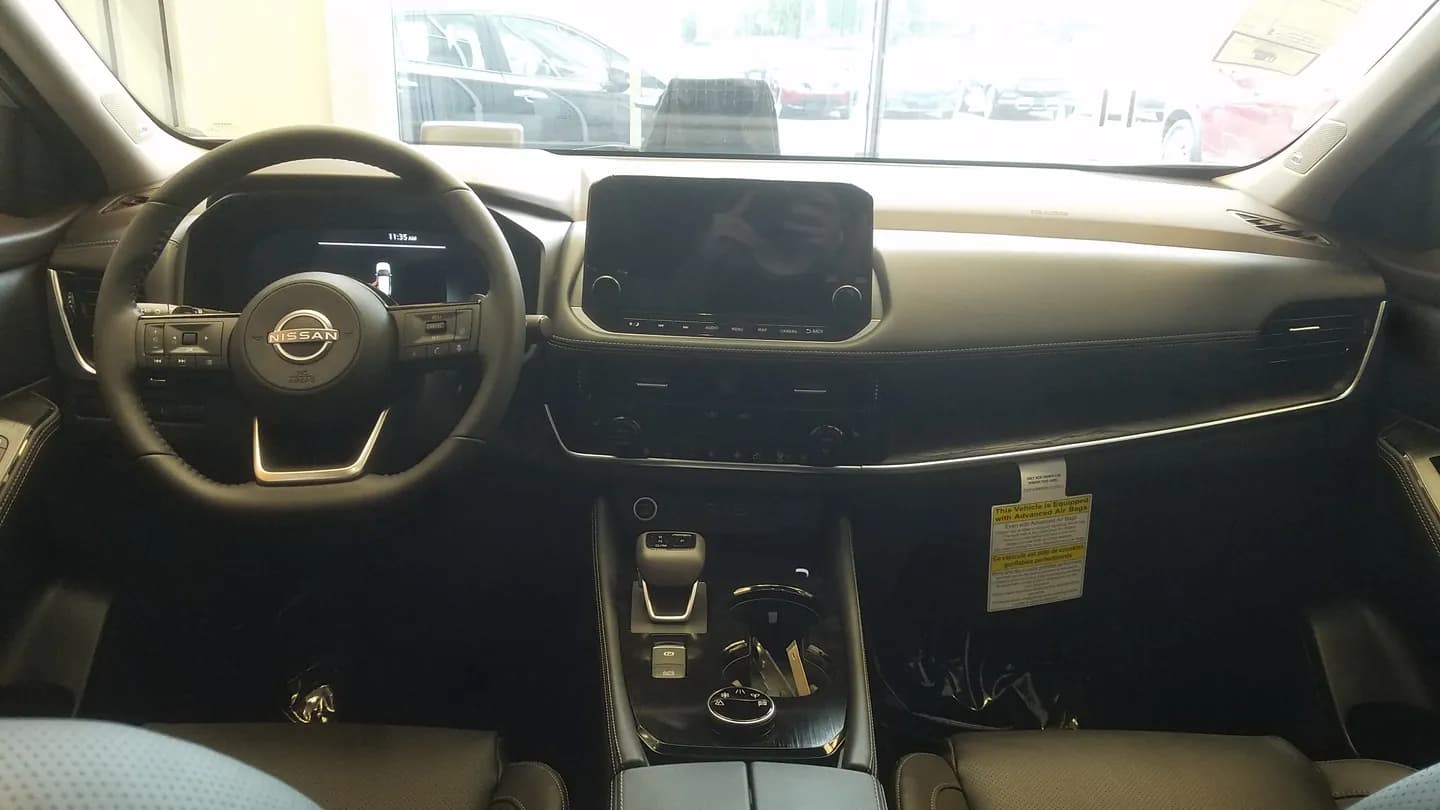 2022 Nissan Rogue dashboard and steering wheel